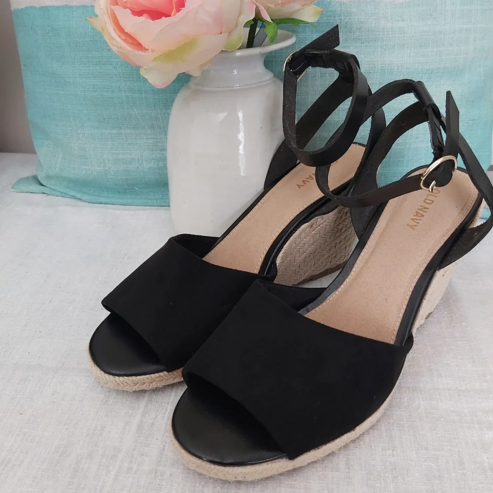 Old Navy black wedge espadrilles 3.5" heels - Picture 4 of 11